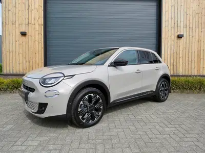 Fiat 600e La Prima 54 kWh *Full option *Leder *Stoel uit 2025