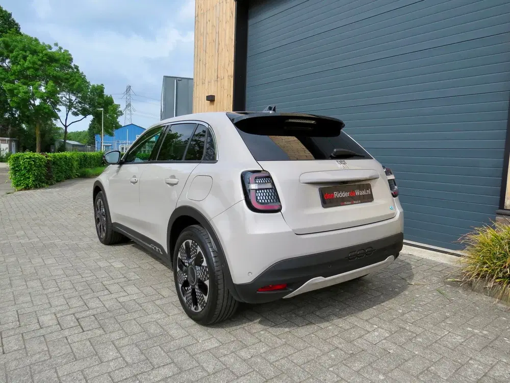 Fiat 600e La Prima 54 kWh *Full option *Leder *Stoel uit 2025, foto 5