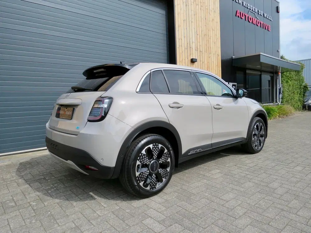 Fiat 600e La Prima 54 kWh *Full option *Leder *Stoel uit 2025, foto 9