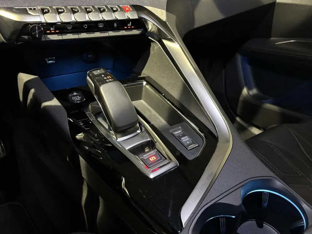 Peugeot 3008 1.6 PHEV HYbrid 225 GT uit 2021, foto 15