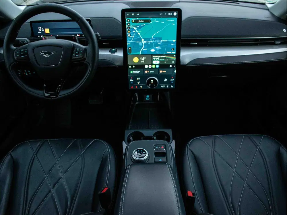 Ford Mustang Mach-E Extended RWD 98 kWh uit 2022, foto 15