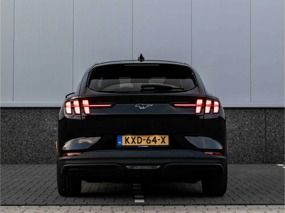 Ford Mustang Mach-E Extended RWD 98 kWh uit 2022, foto 6