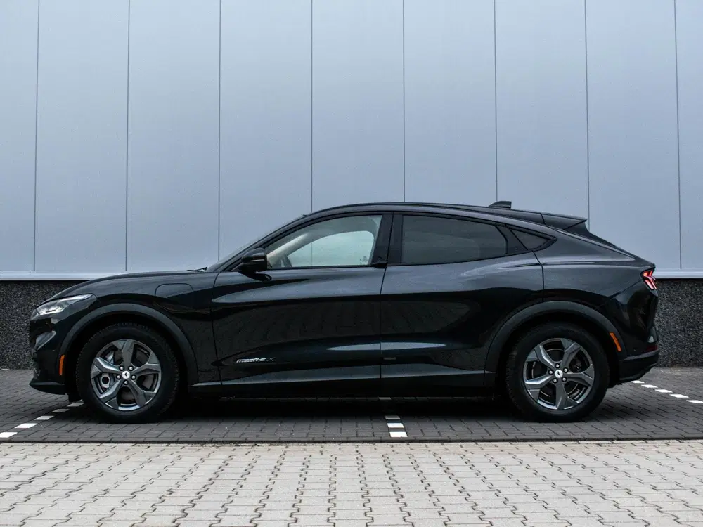 Ford Mustang Mach-E Extended RWD 98 kWh uit 2022, foto 5