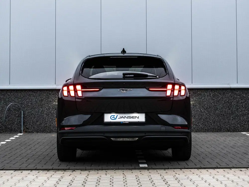 Ford Mustang Mach-E Extended RWD 98 kWh uit 2022, foto 6