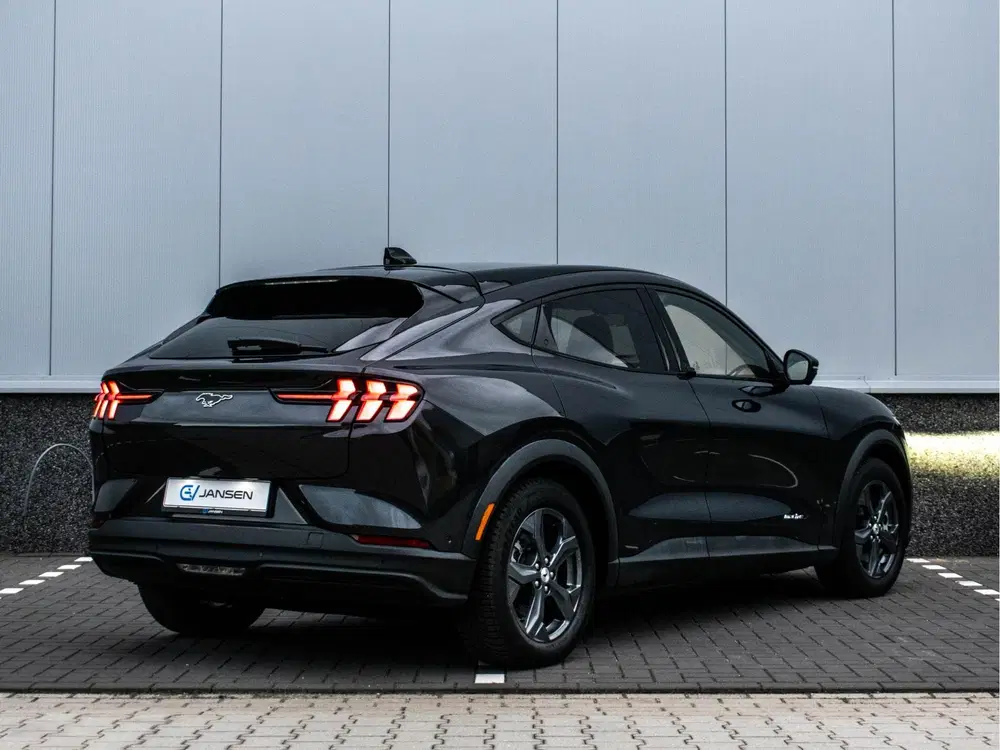 Ford Mustang Mach-E Extended RWD 98 kWh uit 2022, foto 8
