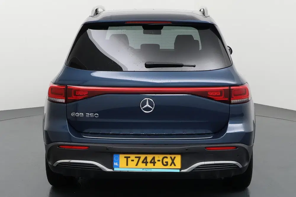 Mercedes-Benz EQB 250 AMG Line 67 kWh Sportieve AMG-uitstral uit 2023, foto 14
