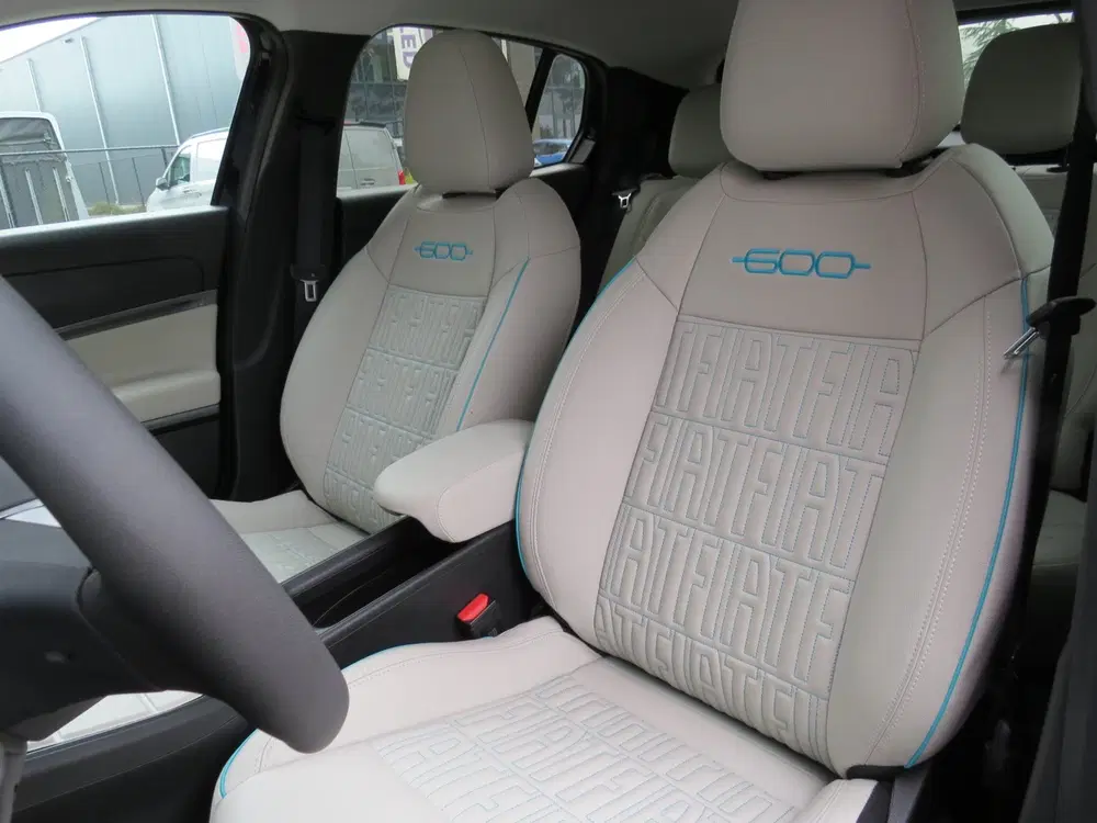 Fiat 600e La Prima 54 kWh *Full option *Leder *Stoel uit 2025, foto 15