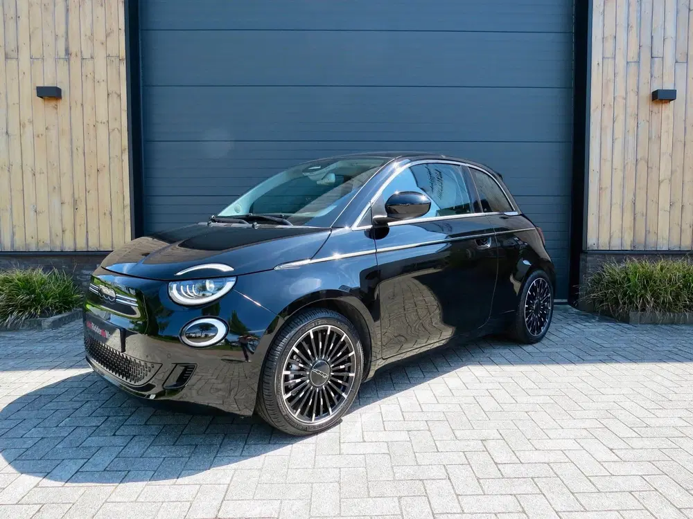 Fiat 500e 3+1 La Prima 42 kWh *Extra deur *Acc *Luxe uit 2024