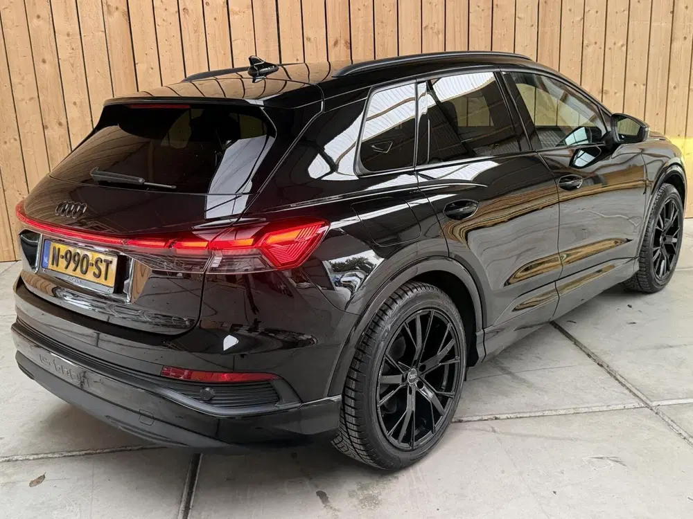 Audi Q4 e-tron 40 Launch edition Advanced Plus 77 kWh SoH uit 2022, foto 2