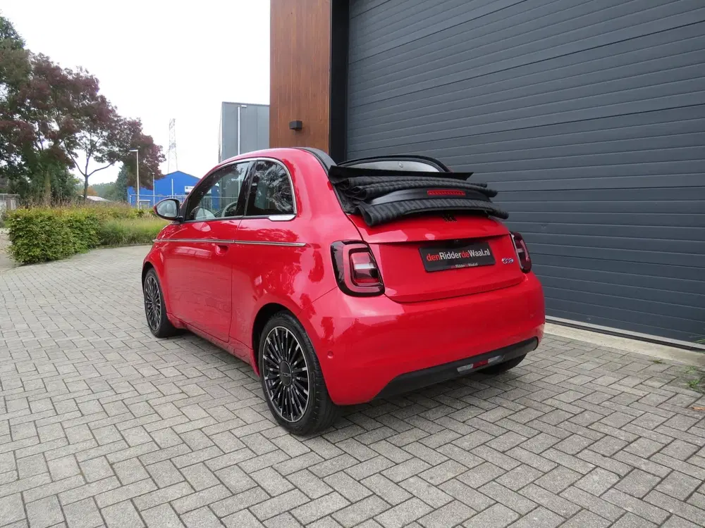 Fiat 500e La Prima cabrio 42 kWh *Carplay *Luxe uitv uit 2024, foto 7