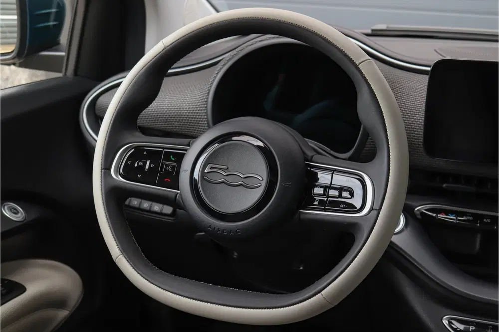 Fiat 500e La Prima 42 kWh 1e eig Vol opties 118pk Ga uit 2022, foto 11