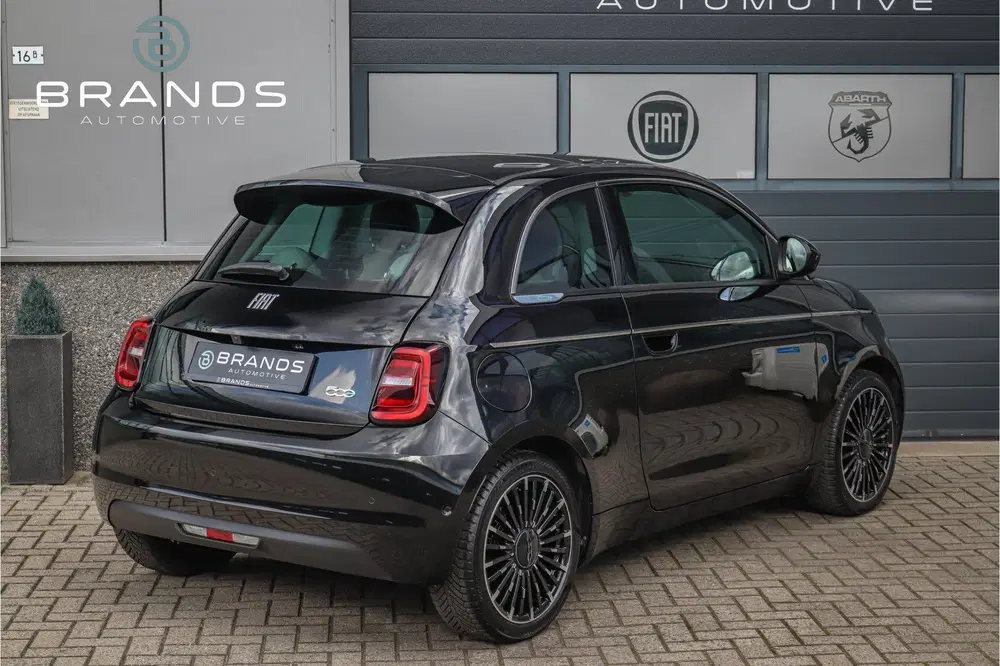 Fiat 500e La Prima 42 kWh 1e eig Vol opties 118pk Ga uit 2022, foto 2