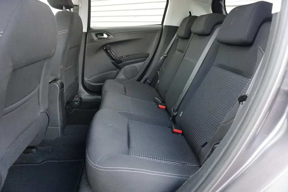 Peugeot 208 1.2 PureTech Tech Edition Climate uit 2019, foto 11