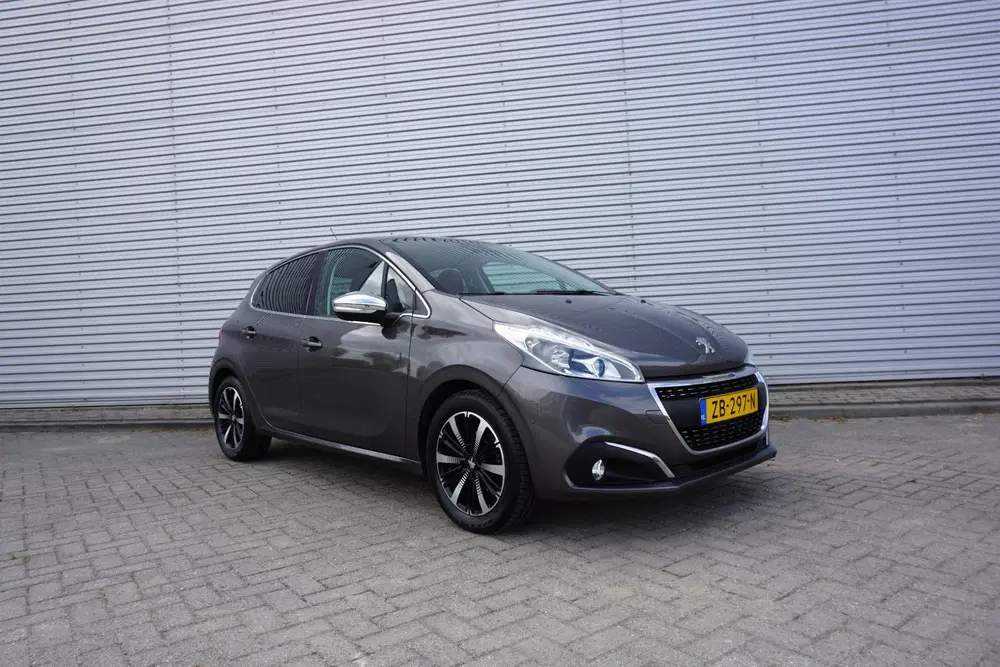 Peugeot 208 1.2 PureTech Tech Edition Climate uit 2019, foto 2