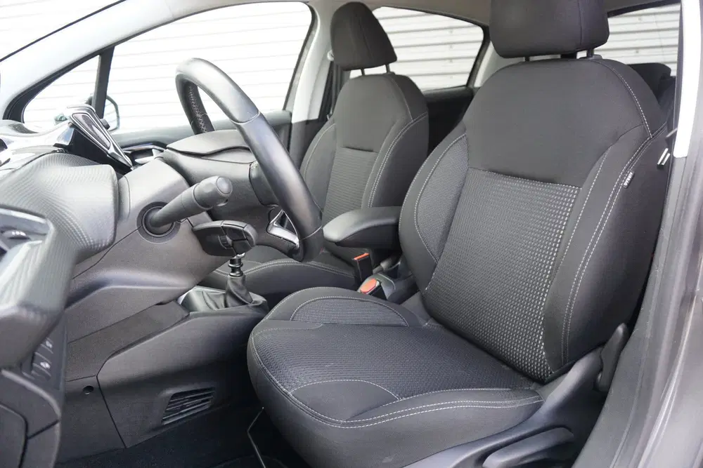 Peugeot 208 1.2 PureTech Tech Edition Climate uit 2019, foto 9