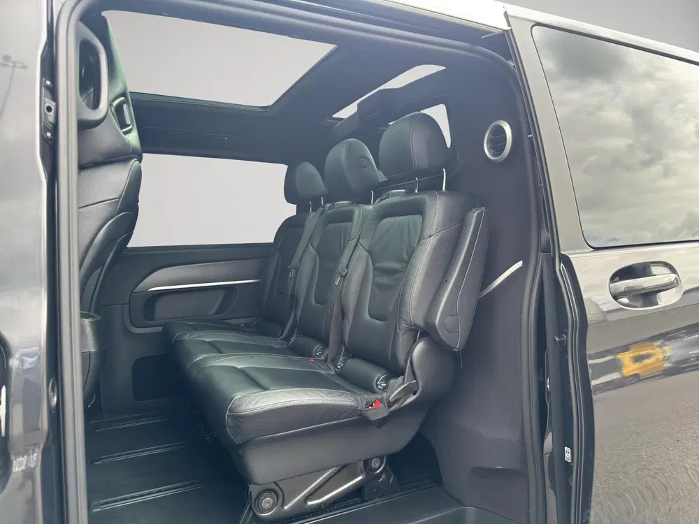 Mercedes-Benz V-Klasse V 300d 4-Matic Lang AMG DC Edition uit 2021, foto 5