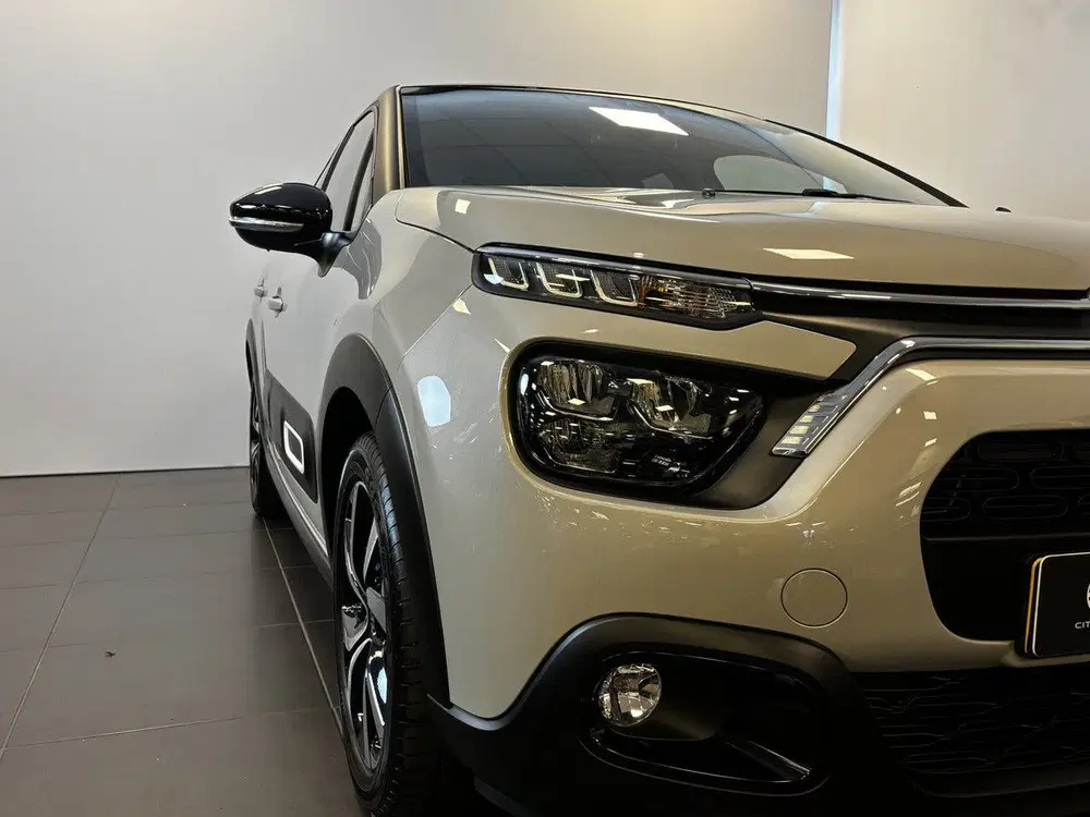 Citroën C3 PT 82 Shine 17" uit 2022, foto 2
