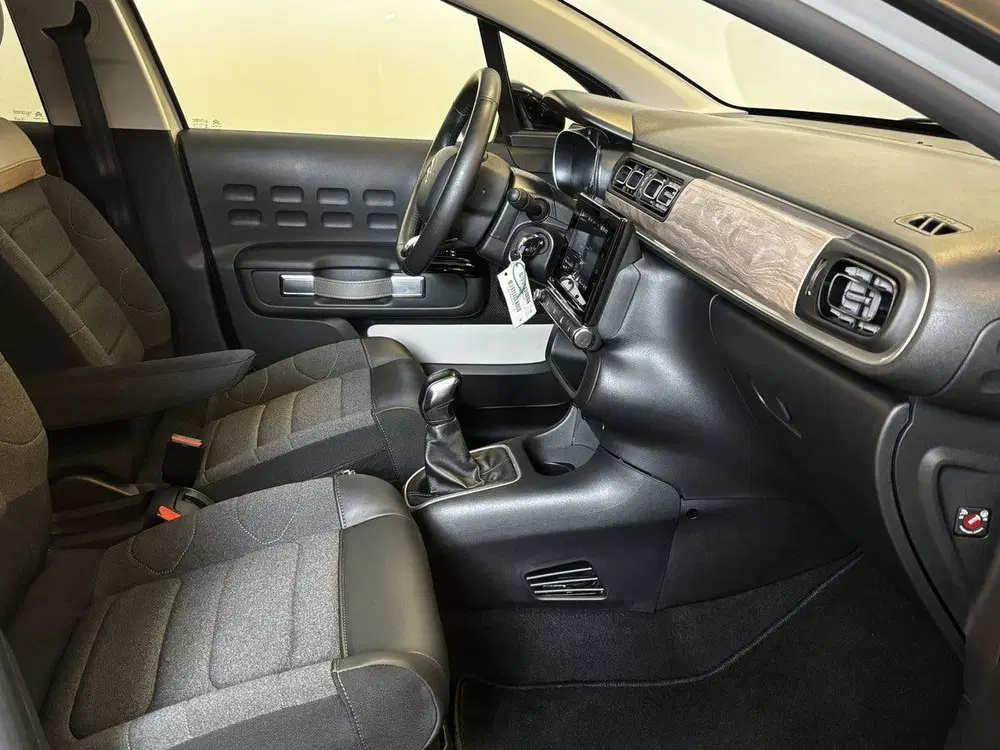 Citroën C3 PT 82 Shine 17" uit 2022, foto 6