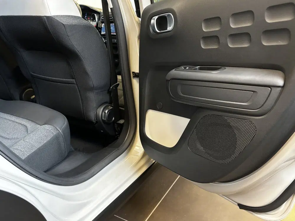 Citroën C3 PT 82 Shine 17" uit 2022, foto 8