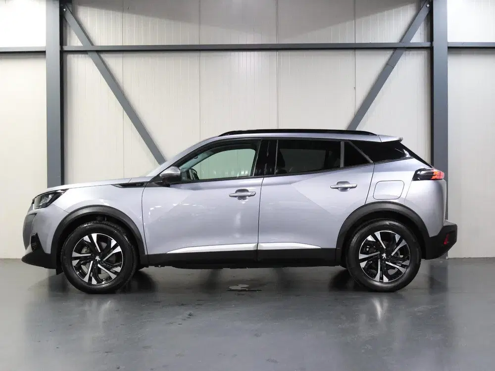 Peugeot 2008 EV Blue Lease Allure 50 kWh 136PK uit 2021, foto 2