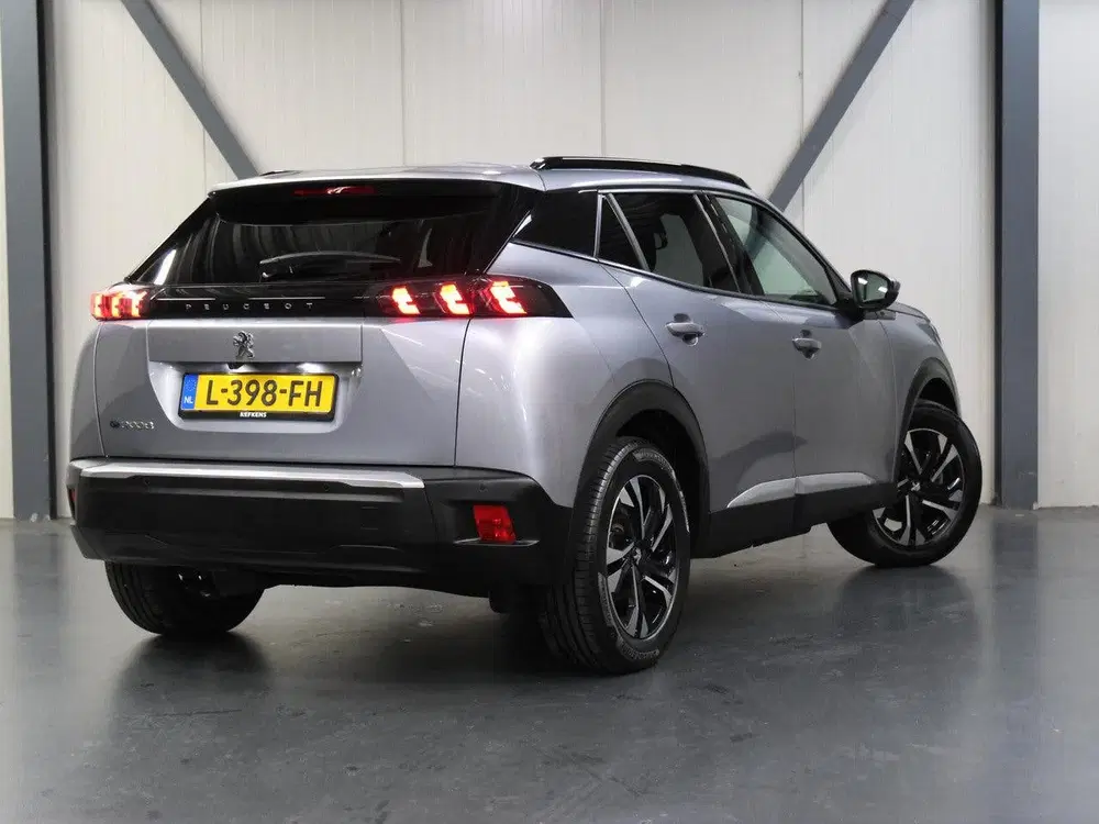 Peugeot 2008 EV Blue Lease Allure 50 kWh 136PK uit 2021, foto 3