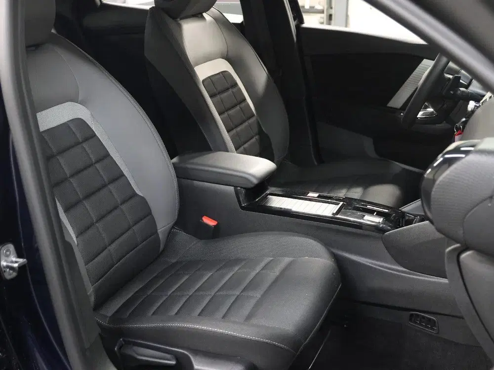 Citroën C4 Plus Hybrid 145PK Automaat uit 2025, foto 11