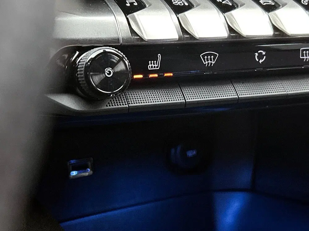 Peugeot 5008 1.2 Hybrid 136 GT uit 2024, foto 8