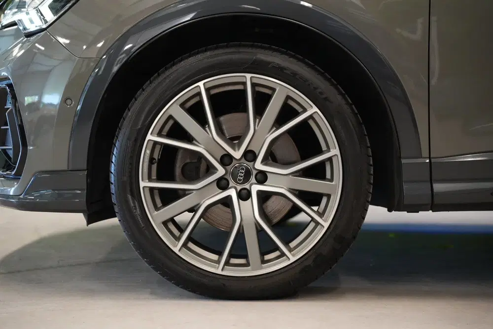 Audi Q3 45 TFSI quattro S Line edition one uit 2019, foto 12
