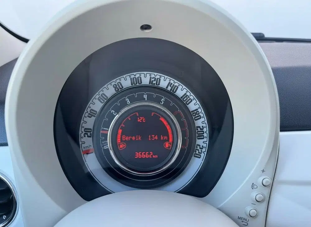 Fiat 500 1.0 Hybrid Lounge LAGE KM STAND CRUISECONT uit 2021, foto 8