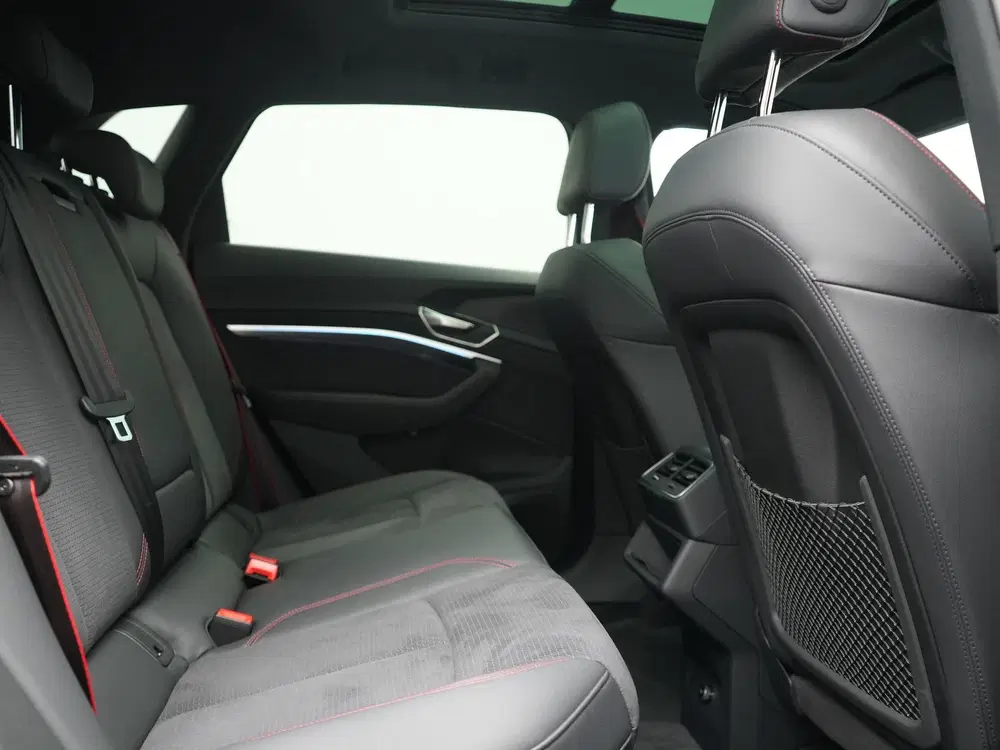 Audi Q8 e-tron 55 quattro S Edition Competition 115 kWh D uit 2023, foto 6