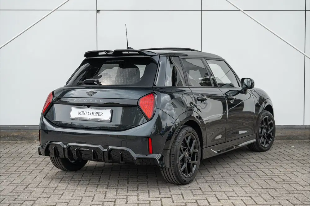 Mini Hatchback Cooper C Automaat uit 2026, foto 2