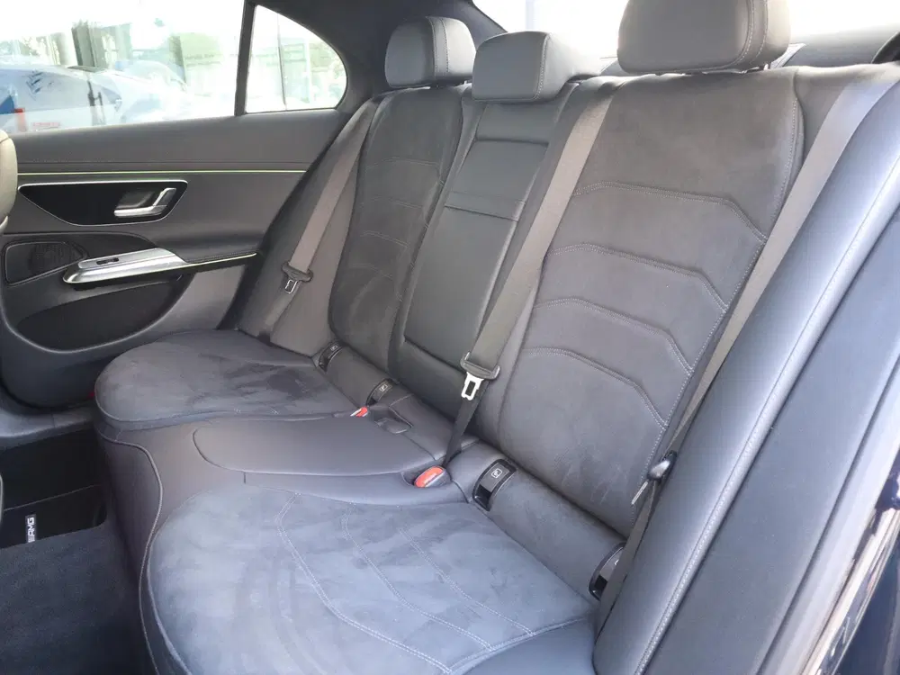 Mercedes-Benz E-Klasse 300 e AMG Line uit 2026, foto 10