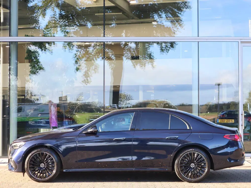 Mercedes-Benz E-Klasse 300 e AMG Line uit 2026, foto 4