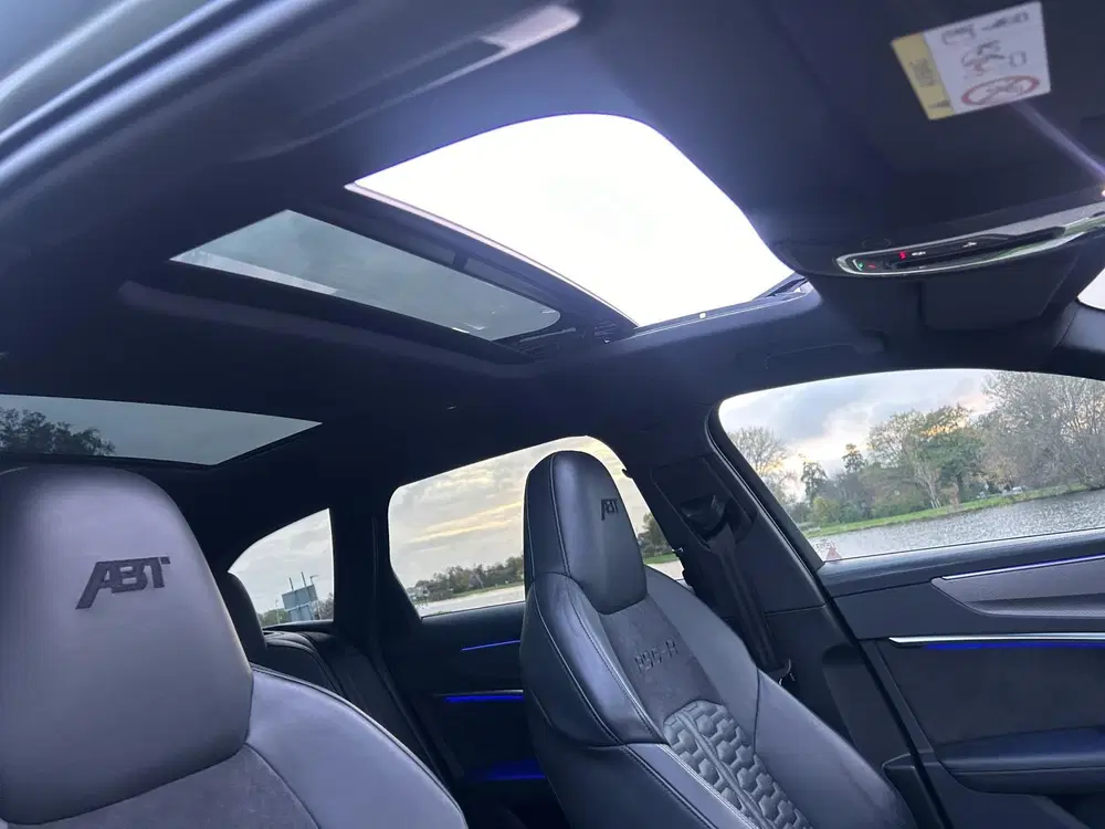 Audi RS6 1 uit 2020, foto 15