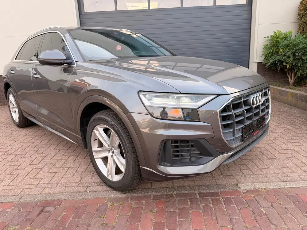 Audi Q8 55 TFSI S Line uit 2019, foto 4
