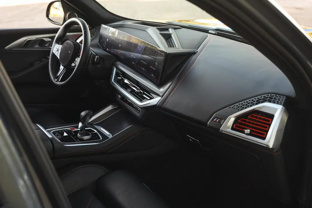 BMW XM PHEV uit 2024, foto 11