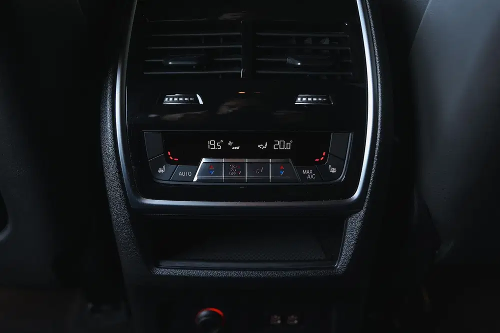 BMW XM PHEV uit 2024, foto 13