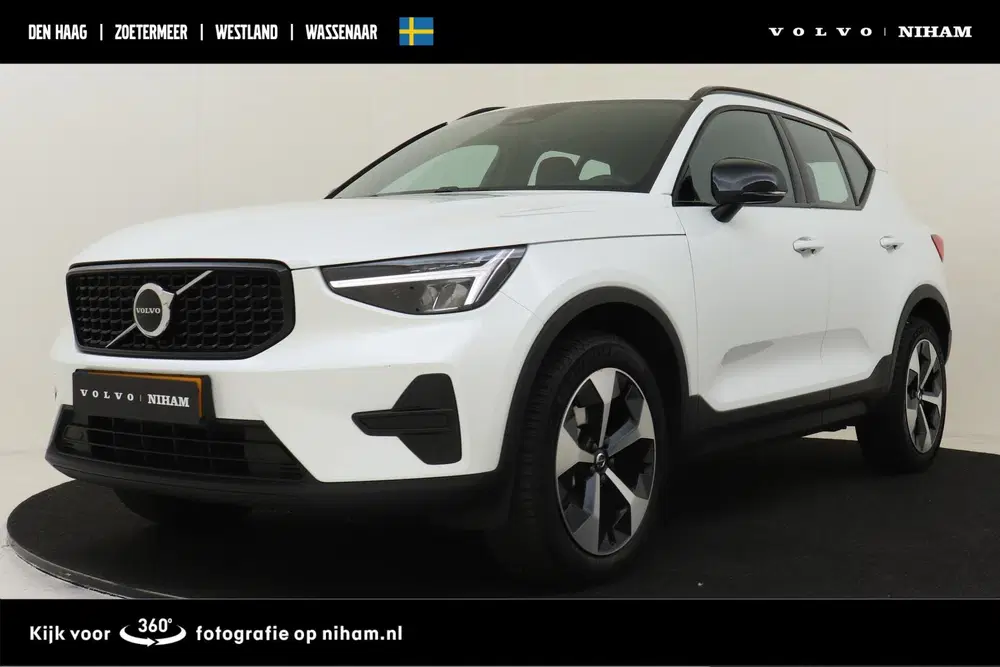 Volvo XC40 B4 (M-HYBRID) PLUS DARK -HARMAN uit 2025