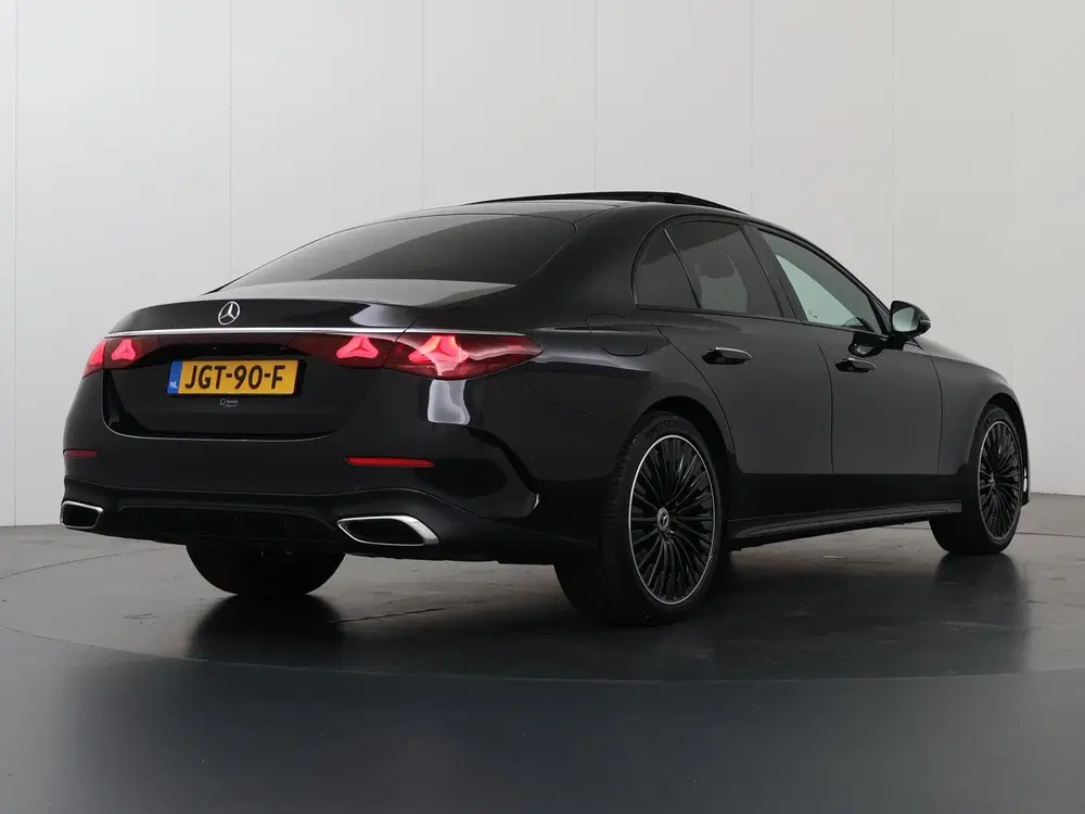 Mercedes-Benz E-Klasse 300e Sport Edition uit 2026, foto 2