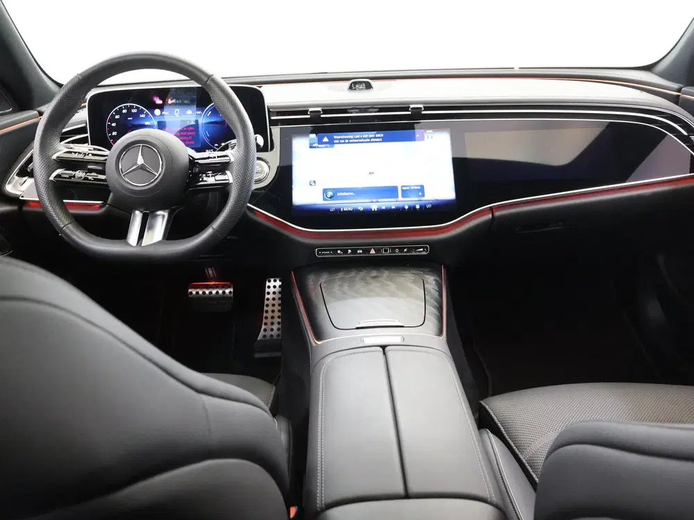 Mercedes-Benz E-Klasse 300e Sport Edition uit 2026, foto 8