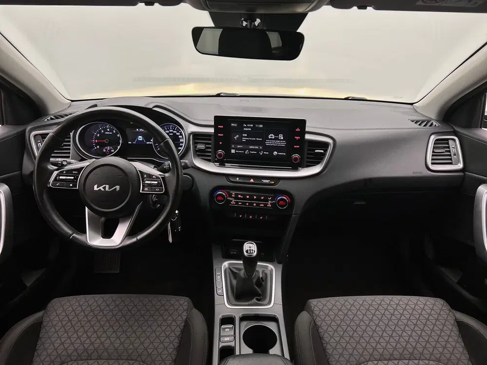 Kia Ceed 1.0 T-GDi DynamicLine uit 2023, foto 2