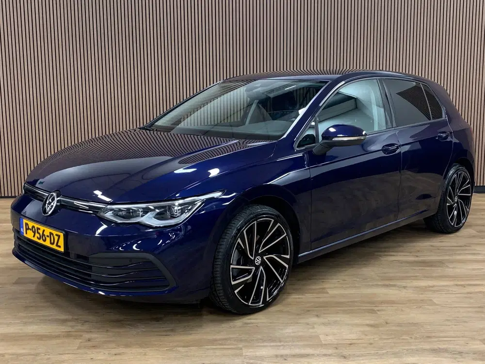 Volkswagen Golf 1.5 eTSI R-Line uit 2020