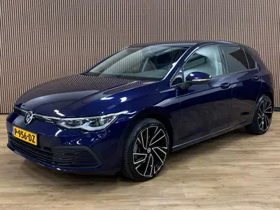 Volkswagen Golf 1.5 eTSI R-Line uit 2020