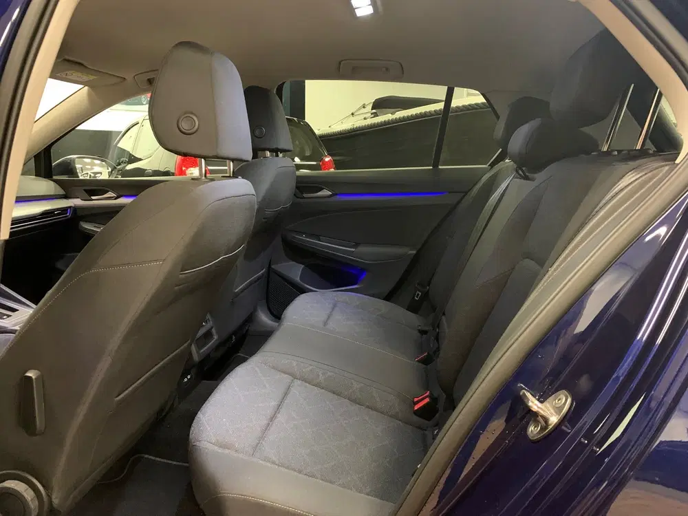 Volkswagen Golf 1.5 eTSI R-Line uit 2020, foto 11