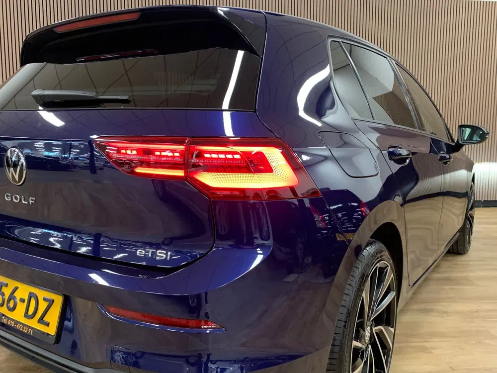 Volkswagen Golf 1.5 eTSI R-Line uit 2020, foto 4