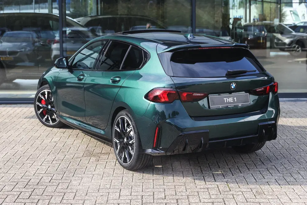 BMW 1-serie 120 M Sport Automaat uit 2026, foto 2