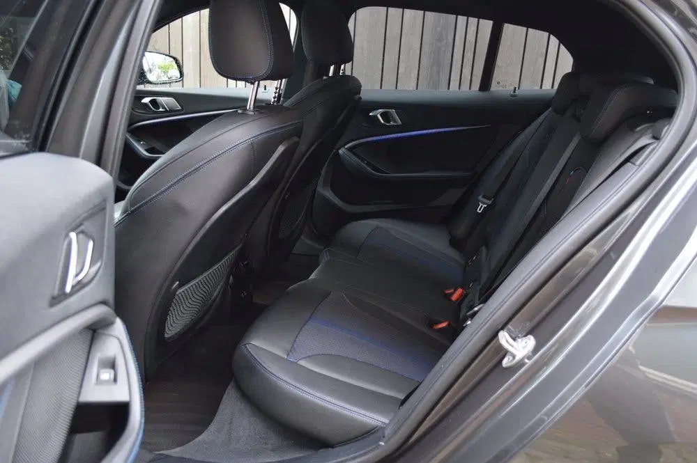 BMW 1-serie 118i M-Sport Led Panorama CarPlay Pdc (bj uit 2020, foto 11