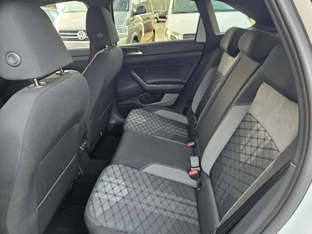 Volkswagen Taigo 1.0 TSI R-Line uit 2022, foto 13