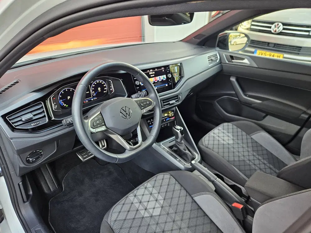 Volkswagen Taigo 1.0 TSI R-Line uit 2022, foto 3