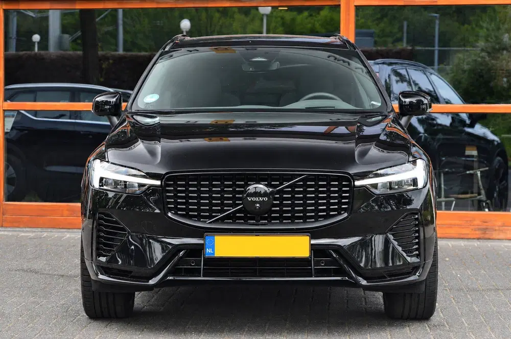 Volvo XC60 T8 Hybride AWD Ultra Black Edition uit 2024, foto 2